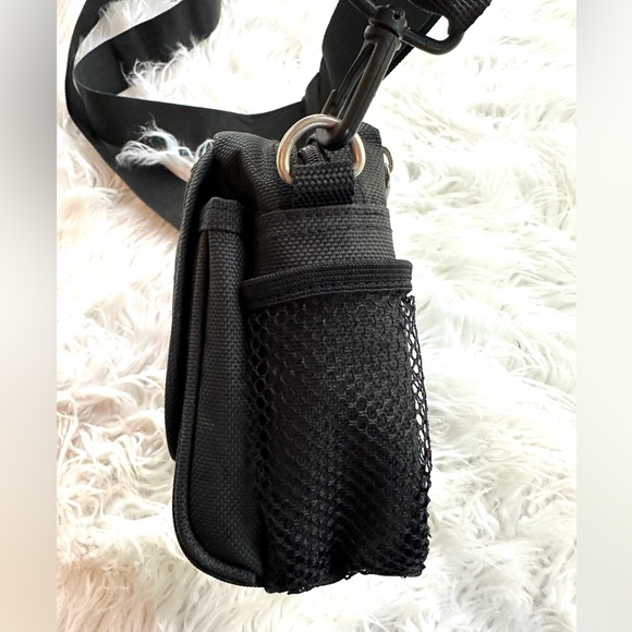 Pokemon Vintage Gameboy Game Carrying Case
Nintendo Authentic W/ Crossbody Strap - Picture 4 of 14